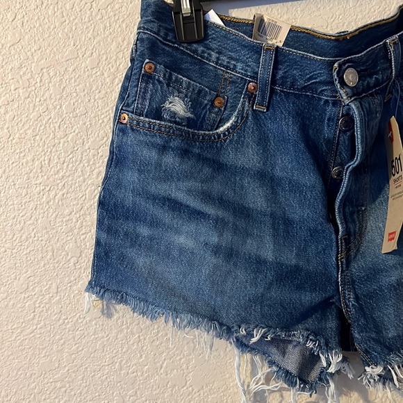 Levi's Women's Blue Denim 501 distressed shorts - Picture 3 of 3